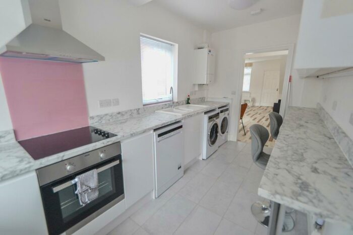 2 Bedroom Detached House To Rent In Abbey Street, Dunkirk, Nottingham, NG7