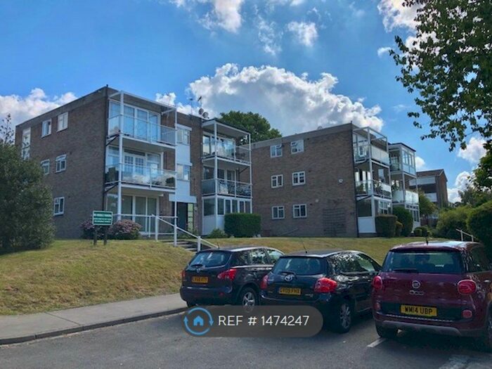 2 Bedroom Flat To Rent In Averil Grove, London, SW16