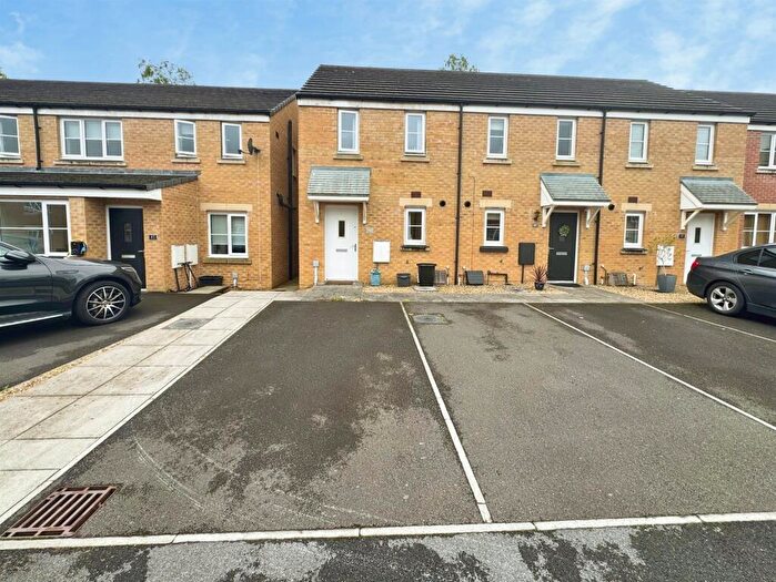 1 Bedroom Semi Detached House For Sale In Llwyngwern, Pontarddulais, Swansea, SA4