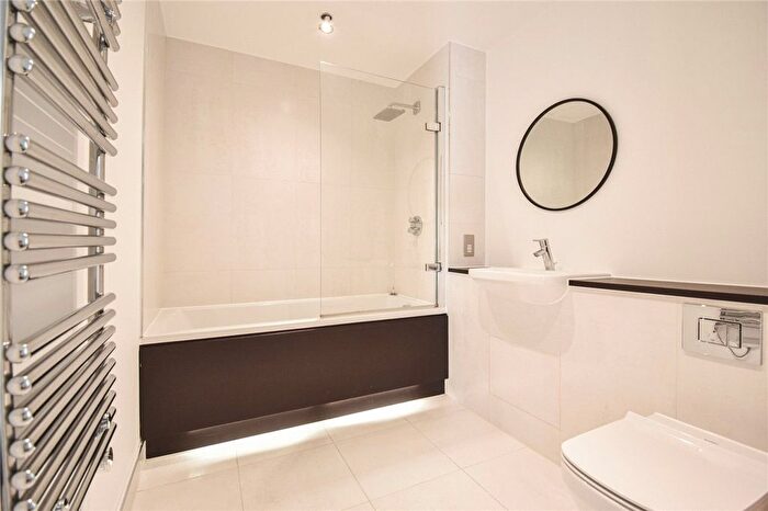 3 Bedroom Flat To Rent In Scholars Court, Harrison Drive, Cambridge, CB2
