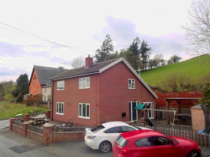 4 Bedroom Detached House For Sale In New Mills, Newtown, Powys, SY16