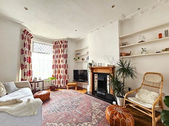 5 Bedroom House To Rent In Lincoln Road, London, N2