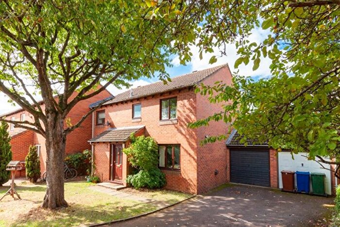 3 Bedroom End Of Terrace House To Rent In Flatford Place, Kidlington, OX5