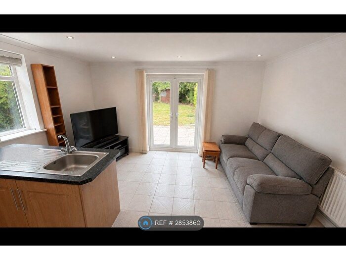1 Bedroom Flat To Rent In Beaconsfield Road, London, N11