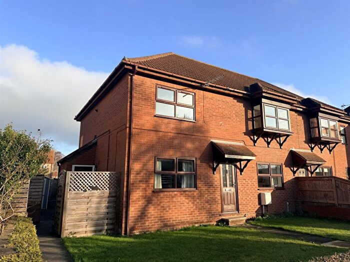 2 Bedroom Flat To Rent In Whitby Avenue, York, YO31