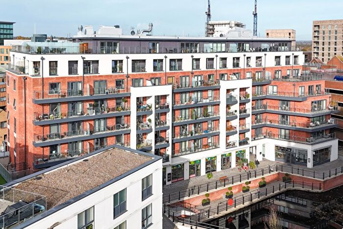 2 Bedroom Flat For Sale In Waterside Court, The Colonnade, Maidenhead, Berkshire, SL6