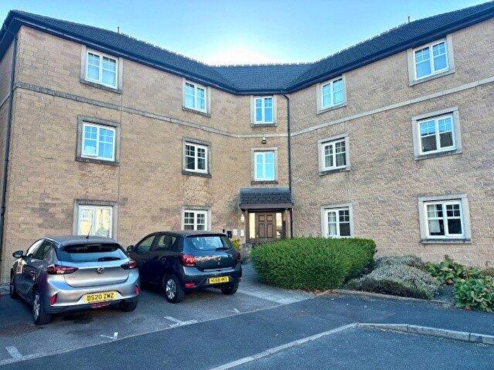 2 Bedroom Flat For Sale In Clayton Fold, Burnley, Lancashire, BB12