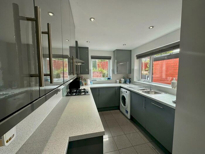 3 Bedroom Terraced House To Rent In Stockport Road, Hyde, SK14