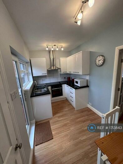 2 Bedroom Terraced House To Rent In Grove Hill, Hull, HU13