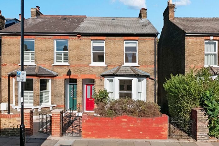 3 Bedroom Semi-detached House For Sale In Oaklands Road, London, W7