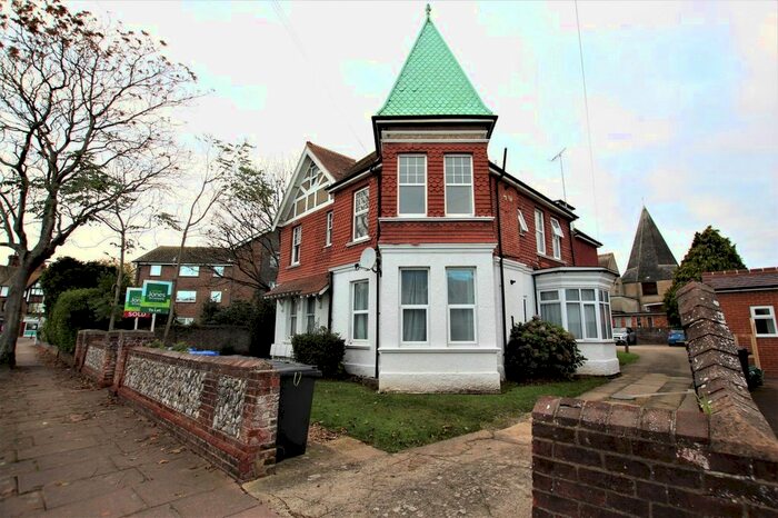 1 Bedroom Flat To Rent In Tower House, Reigate Road, Worthing, West Sussex, BN11