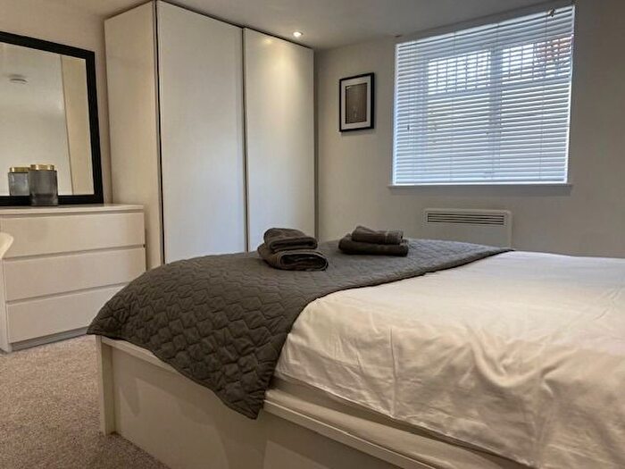 1 Bedroom Flat To Rent In Gullane Court, Muirfield Close, Reading, Berkshire, RG1