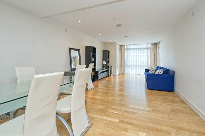 2 Bedroom Flat For Sale In Lymington Road, London, NW6