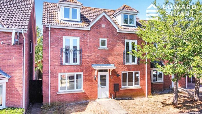 4 Bedroom Link Detached House For Sale In Reedland Way, Hampton Vale, Peterborough, Cambridgeshire, PE7