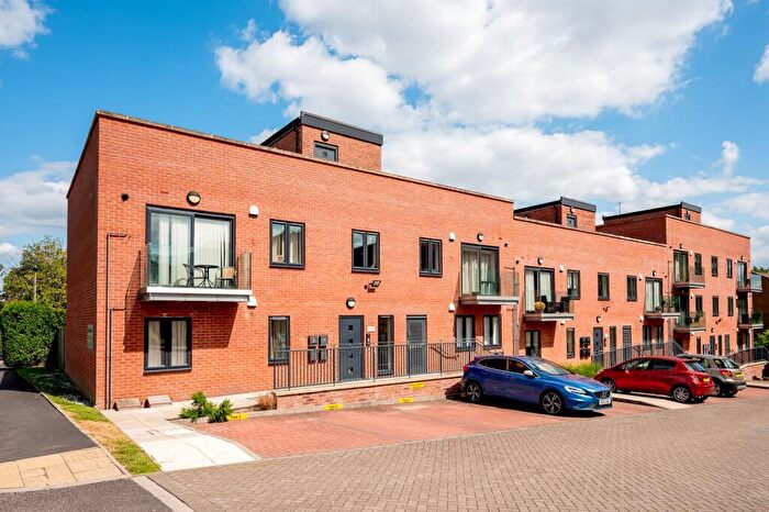 2 Bedroom Apartment For Sale In Lemont Road, Lemont House, S17