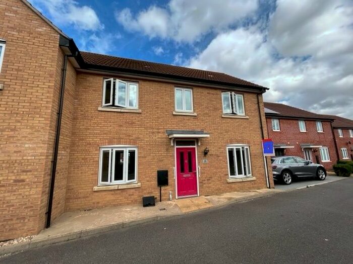 4 Bedroom Semi-Detached House To Rent In Cooper Road, Peterborough, PE4