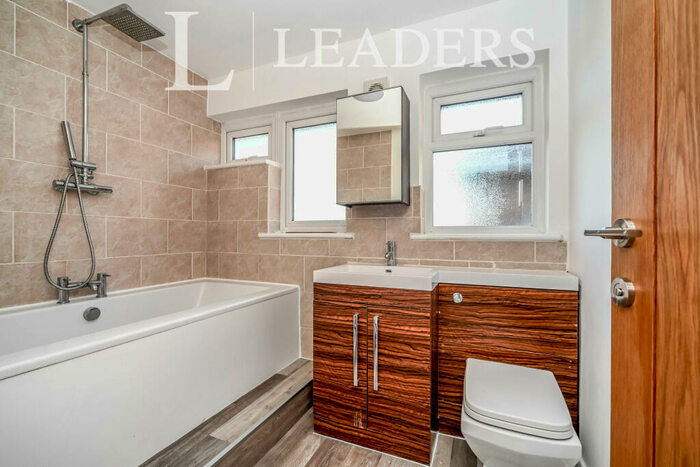 3 Bedroom Semi-Detached House To Rent In Bowhill, Bedford, MK41