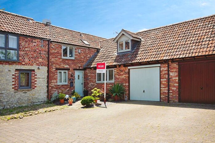 3 Bedroom End Of Terrace House For Sale In Parkfield Road, Pucklechurch, Bristol, BS16