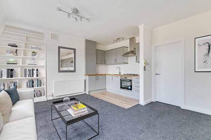 2 Bedroom Flat To Rent In Eardley Crescent, London, SW5