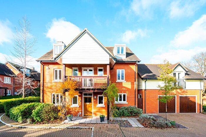 5 Bedroom House For Sale In Princess Mary Close, Guildford, GU2
