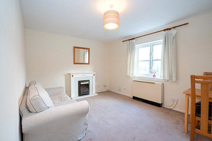 1 Bedroom Flat To Rent In Tytler Gardens, Edinburgh, EH8