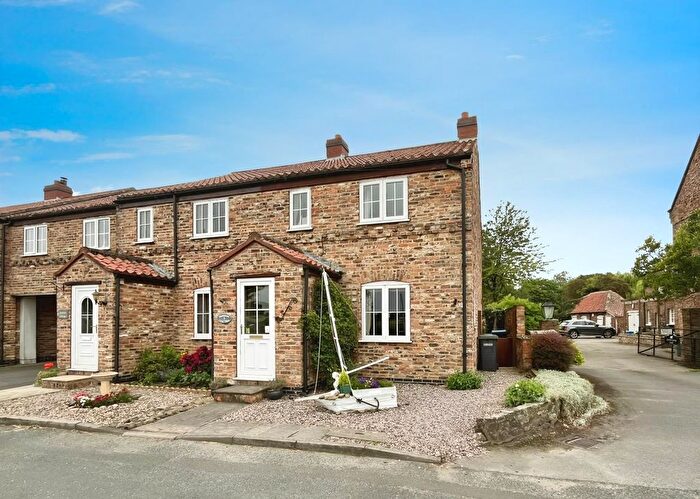 3 Bedroom Cottage For Sale In Oval View, Thirsk, YO7