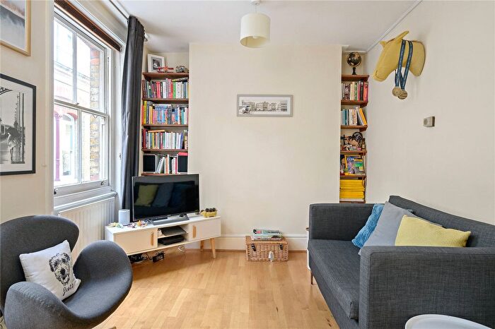 1 Bedroom Flat To Rent In Albemarle Way, London, EC1V