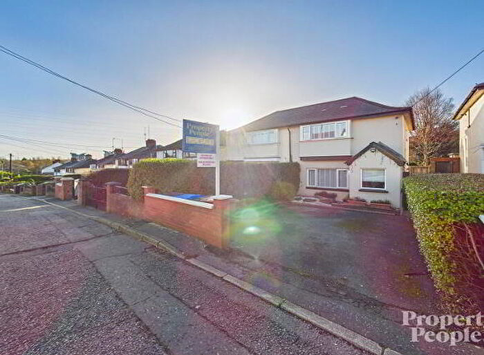 3 Bedroom Semi-Detached House For Sale In Stockmans Lane, Belfast, BT11