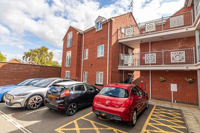 2 Bedroom Flat For Sale In Riverdale Close, Syston, LE7