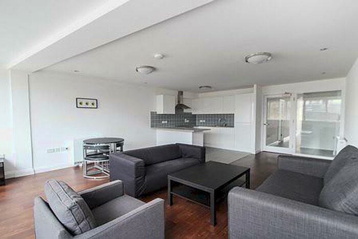 2 Bedroom Apartment To Rent In Radcliffe Court, Rose Crescent, Cambridge, CB2