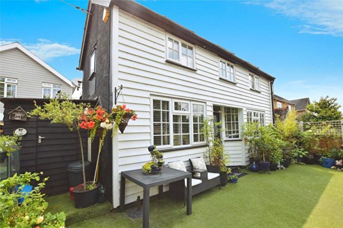 2 Bedroom Detached House For Sale In Old Wickford Road, South Woodham Ferrers, Chelmsford, Essex, CM3