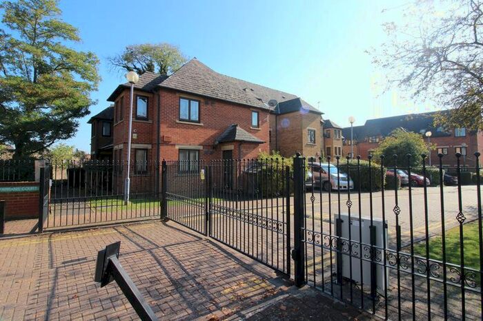 1 Bedroom Flat To Rent In Northwick Avenue, Kenton, Harrow, HA3