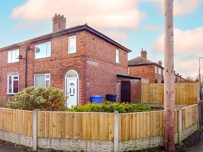 3 Bedroom Semi-Detached House To Rent In Richmond Avenue, Warrington, WA4