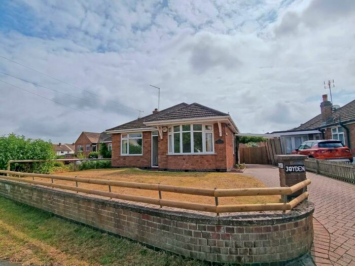 3 Bedroom Detached Bungalow To Rent In High Street, Marton, Rugby, CV23