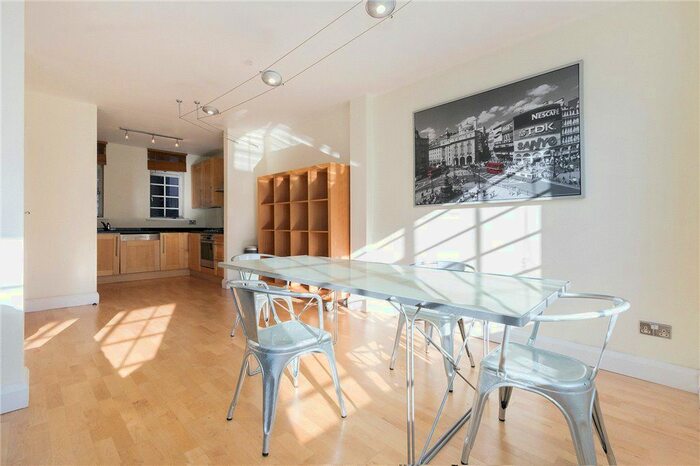 3 Bedroom Flat To Rent In Hatchers Mews, London, SE1