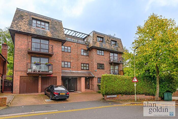 2 Bedroom Flat To Rent In Woodlands, London, NW11