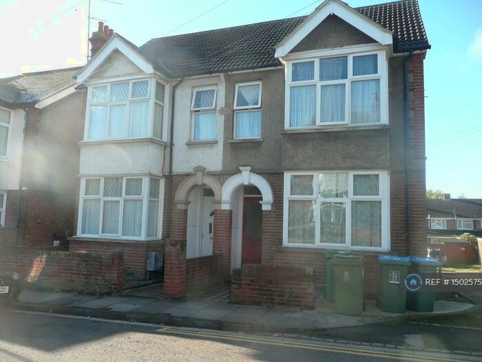 Studio To Rent In Manor Road, Aylesbury, HP20