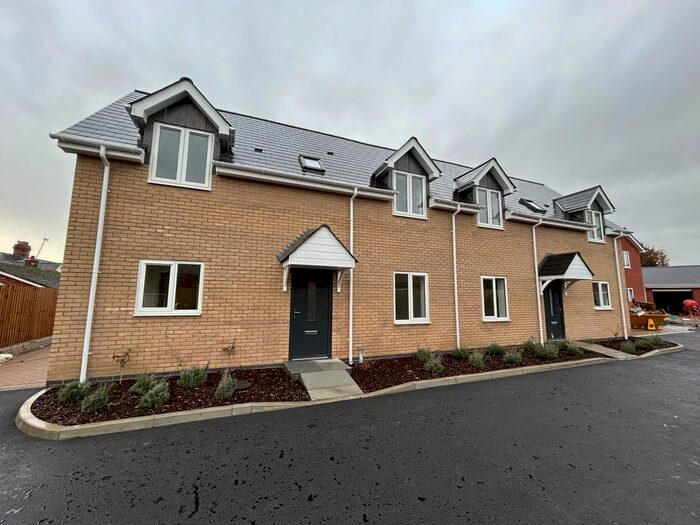 3 Bedroom Semi-Detached House To Rent In Two Hedges Road, Cheltenham, GL52