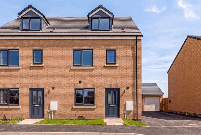 3 Bedroom Semi-Detached House To Rent In Elizabeth Gate, Long Sutton, PE12