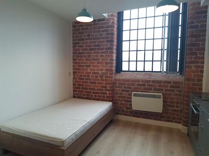 1 Bedroom Private Hall To Rent In Silk Mill, Galgate, LA2
