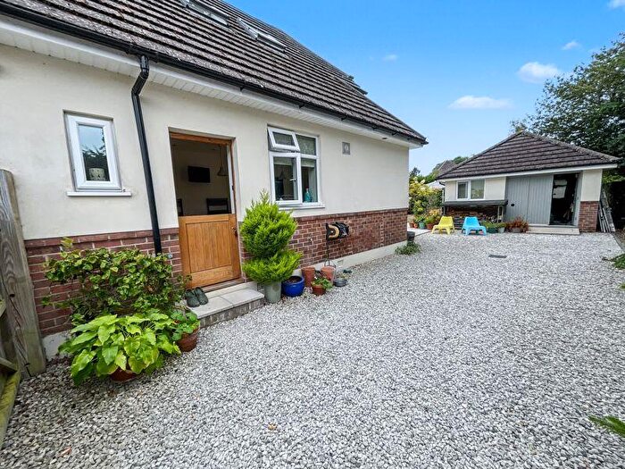 3 Bedroom Chalet For Sale In Old Barn Close, Christchurch, BH23
