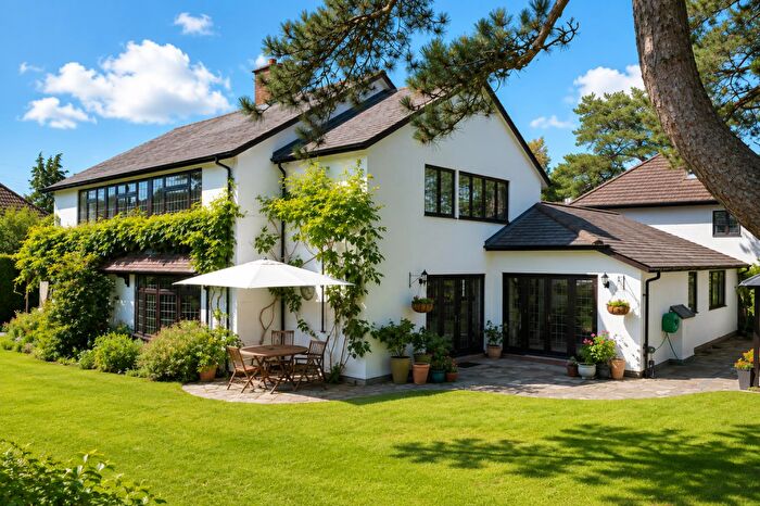 6 Bedroom Detached House For Sale In Dormer Close, Newbury, RG14
