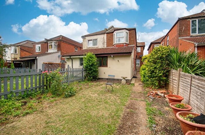 1 Bedroom Ground Maisonette For Sale In Bitterne Road West, Southampton, Hampshire, SO18