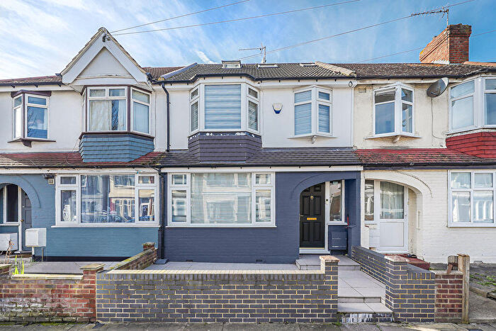 4 Bedroom Terraced House For Sale In Winchester Road, Edmonton, N9