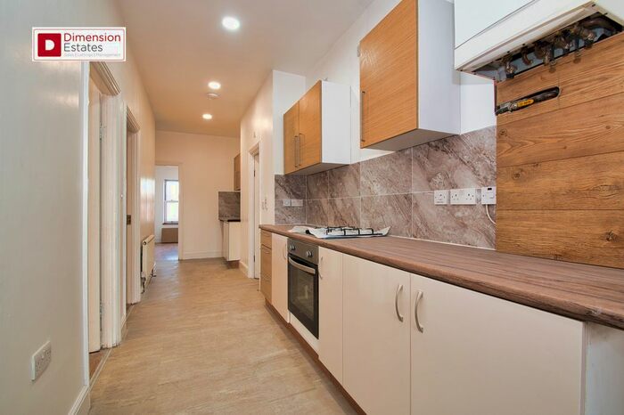4 Bedroom Flat To Rent In Upper Clapton Road, London E5
