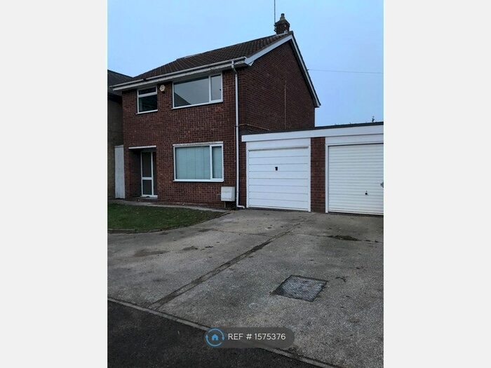 3 Bedroom Detached House To Rent In Royal Oak Court, Mansfield, NG21