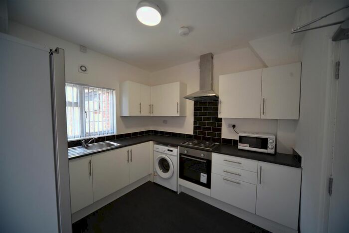 5 Bedroom Detached House To Rent In Croydon Road, Middlesbrough, North Yorkshire, TS1