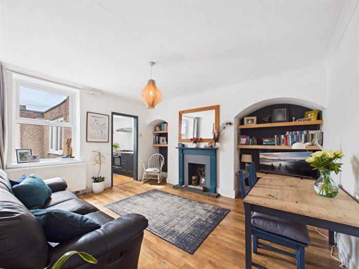3 Bedroom Apartment For Sale In Brookland Terrace, North Shields, NE29