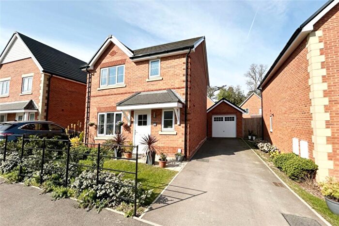 3 Bedroom Detached House For Sale In Redlands Farm Avenue, Sherfield-on-Loddon, Hook, Hampshire, RG27