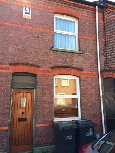 2 Bedroom Terraced House To Rent In May Street, Luton, LU1